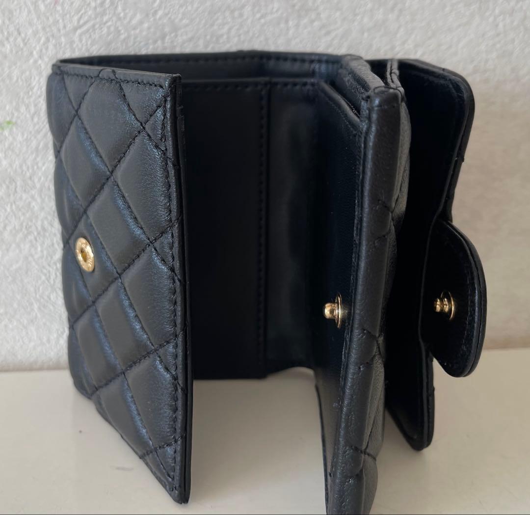 未使用 CHANEL ブラック 三つ折り財布
