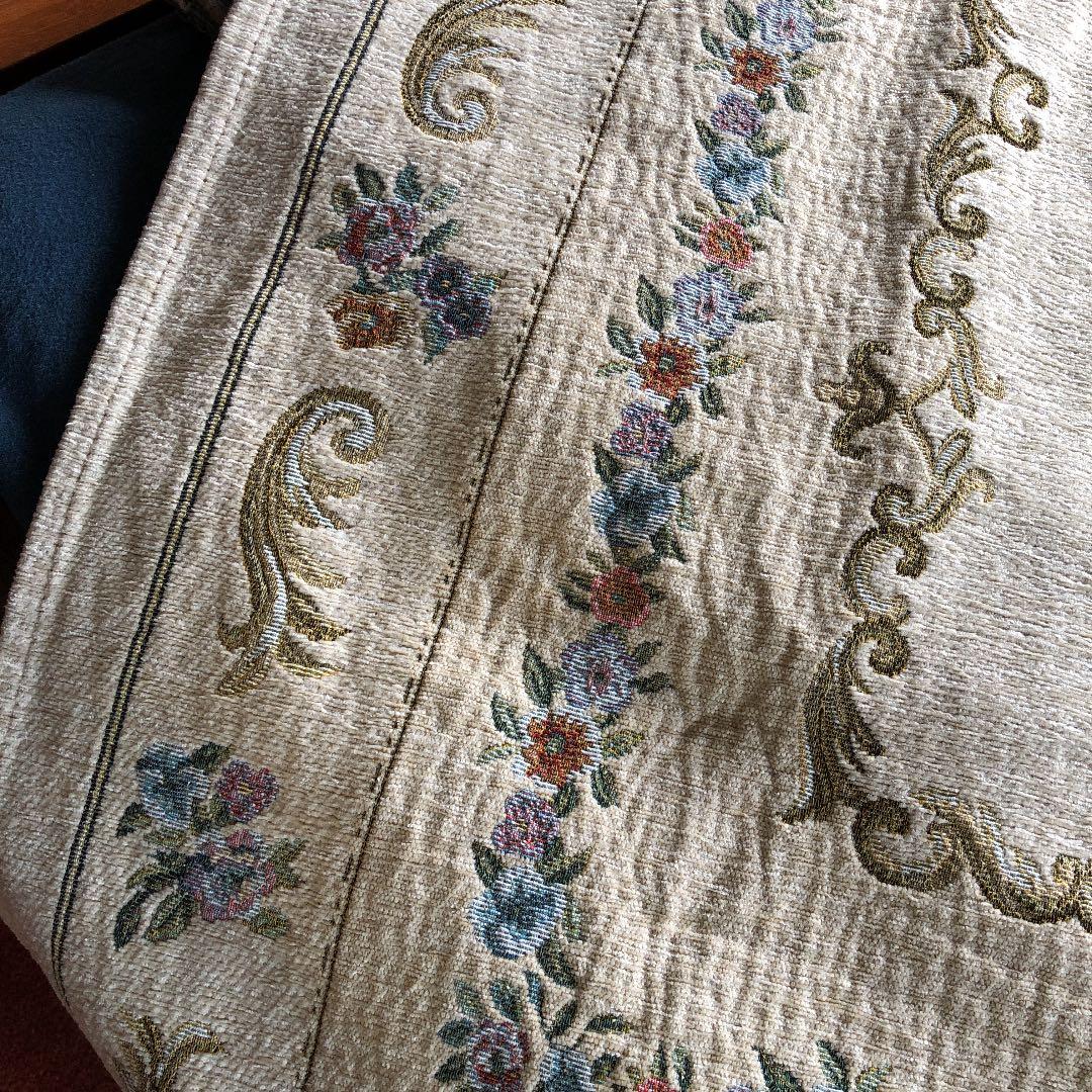 ゴブラン調？リバーシブルラグ ソファカバー  ベッドカバー