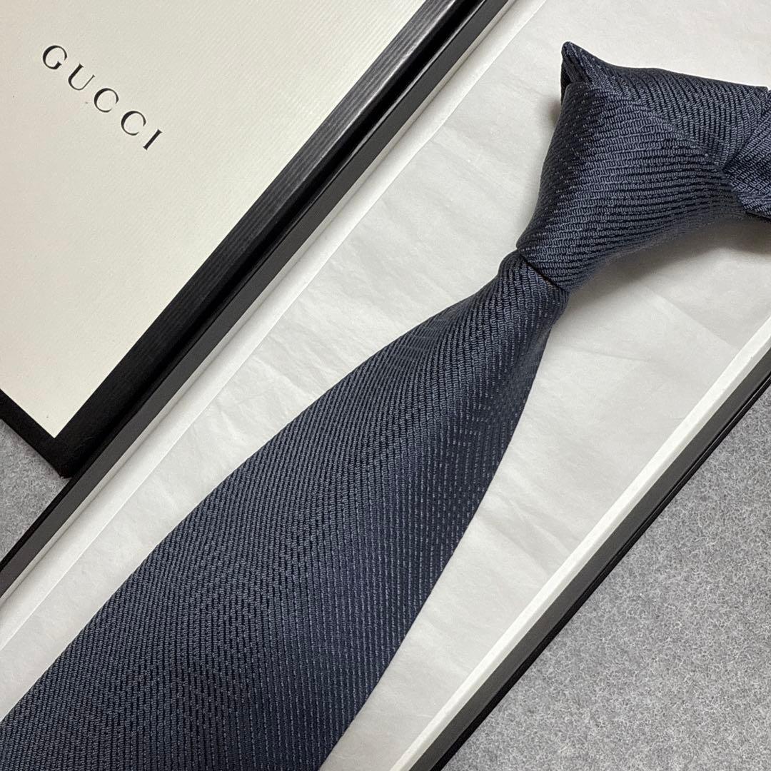 未使用タグ付　グッチ　ネクタイ　グレー　シルクジャガード
