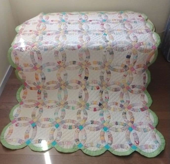 パッチワーク　ダブルウェディングリング　ハンドメイド　マルチカバー