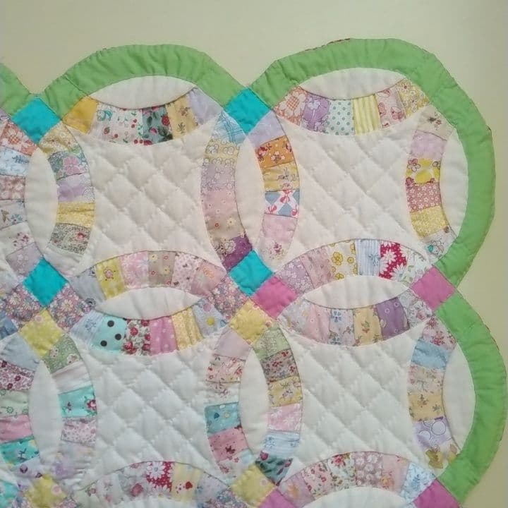 パッチワーク　ダブルウェディングリング　ハンドメイド　マルチカバー
