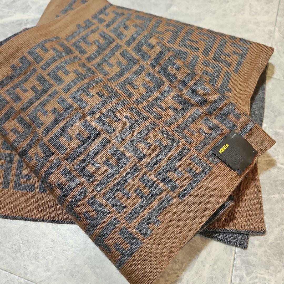 FENDI Italy 製ウールマフラー ストール幾何学模様