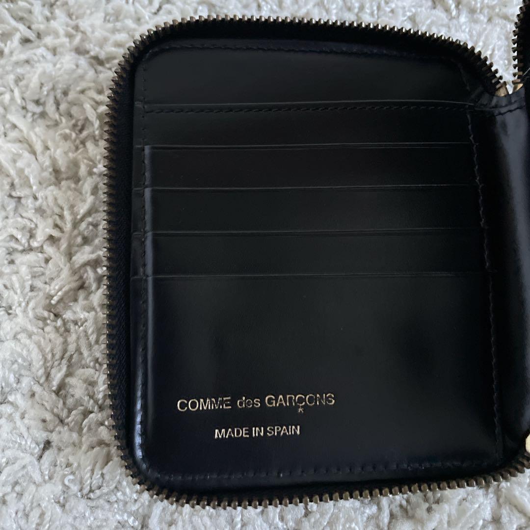 COMME des garçons ブラック二つ折り財布 ラウンドジップ