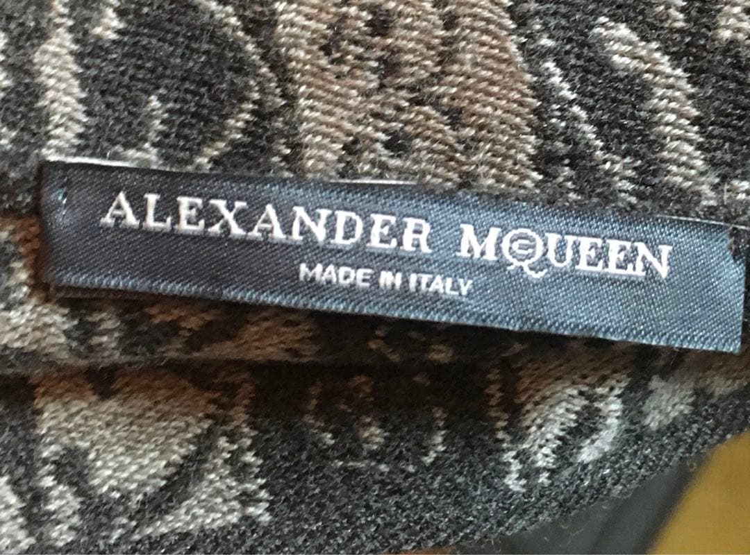 ALEXANDER MQUEEN スカル柄　ドクロデザイン　イタリア製