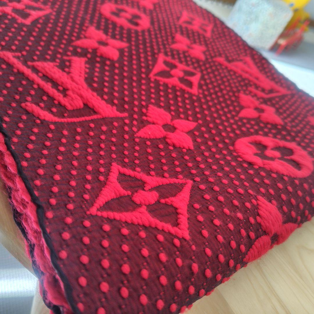 Louis Vuitton 赤 マフラー