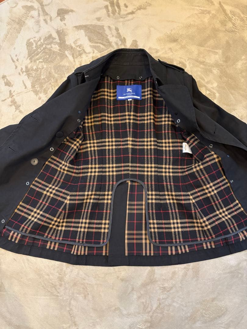 Burberryのトレンチコート ベルト付き