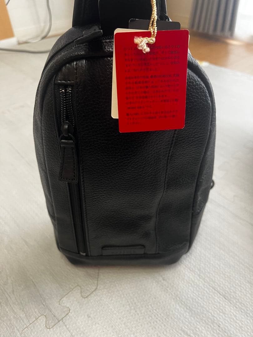断捨離SALE 新品未使用品　ACE nilima 黒 レザー ボディバッグ