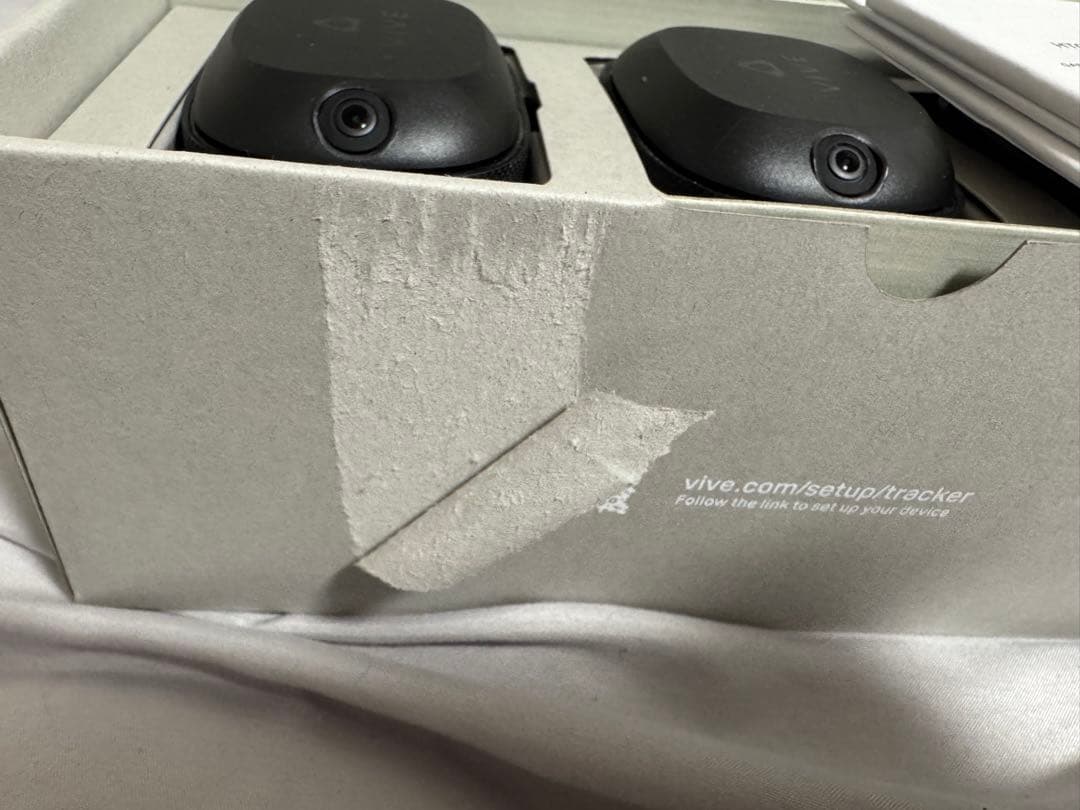VIVE Ultimate Tracker 3個セット 箱有 ストラップ付き