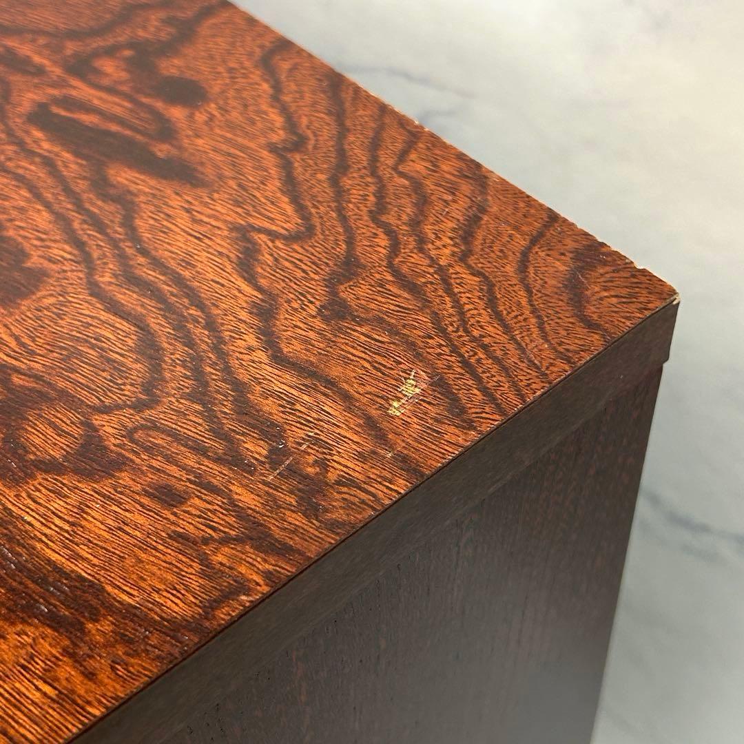 美品 アンティーク 欅・桐素材 漆塗り 小箪笥 牡丹金具 日本の伝統的な家具