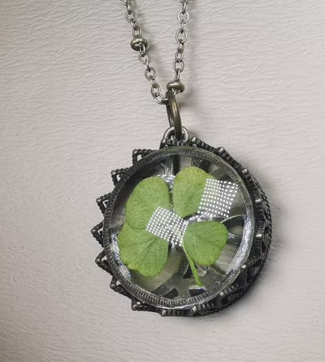 ハンドメイド クローバー モチーフ ネックレス