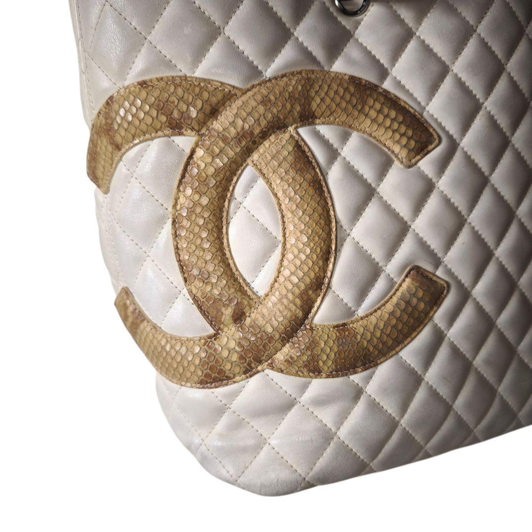 CHANELシャネル カンボンライン ラージトート ホワイト×ブラック