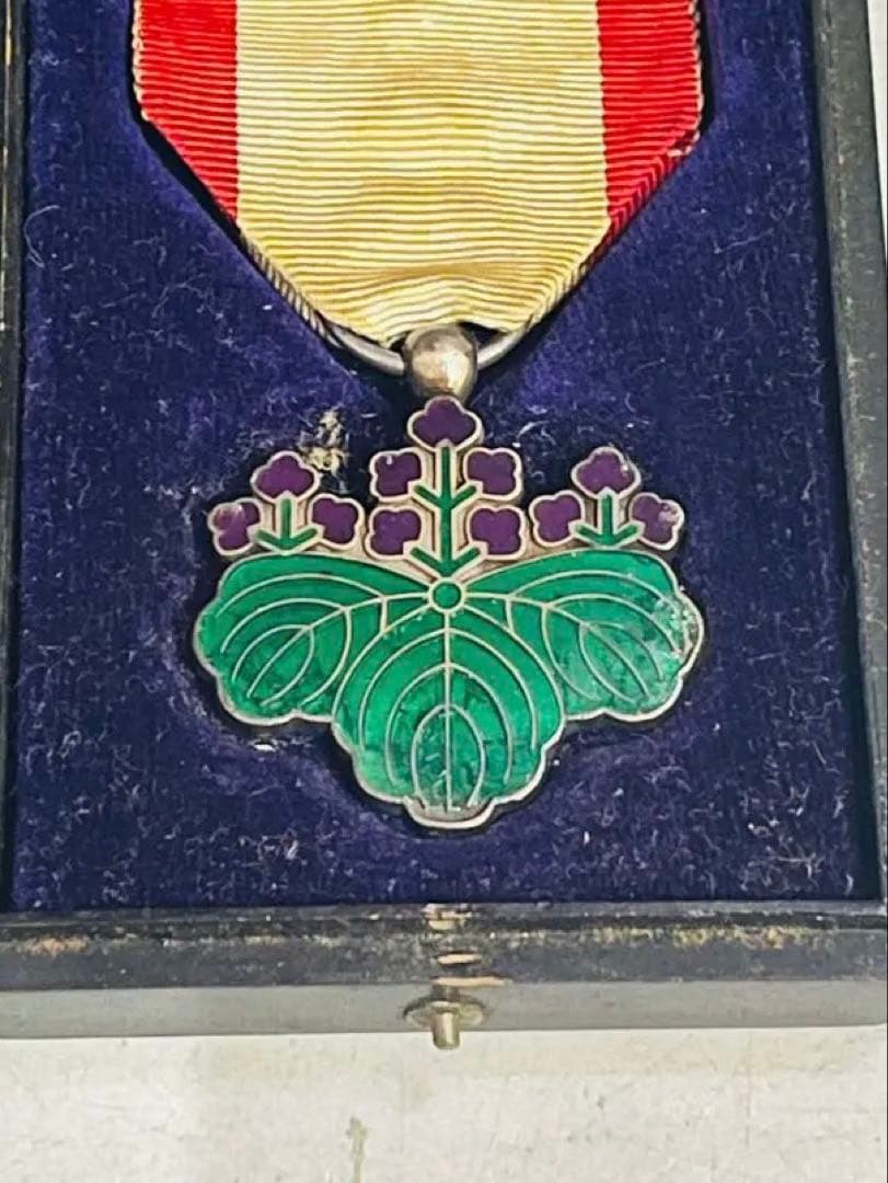 E723 勲章 勲七等青色桐葉章 共箱付き 旧日本軍