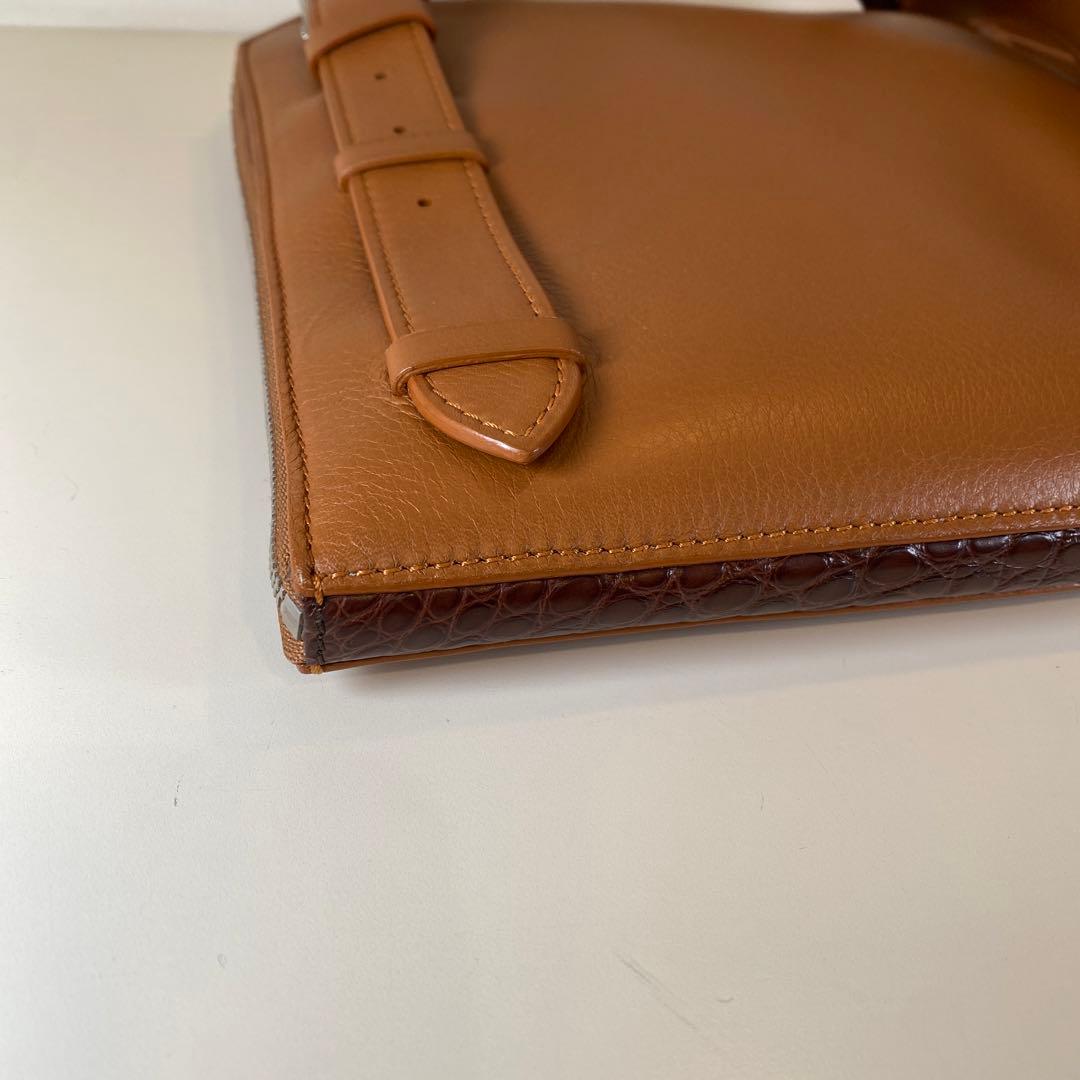 【未使用】カミーユフォルネ　紳士用　レザーショルダーバッグ　キャメル　定価50万