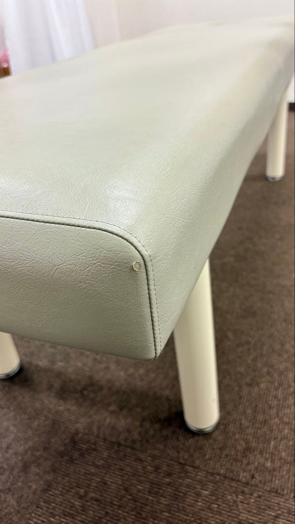 有孔　マッサージベッド