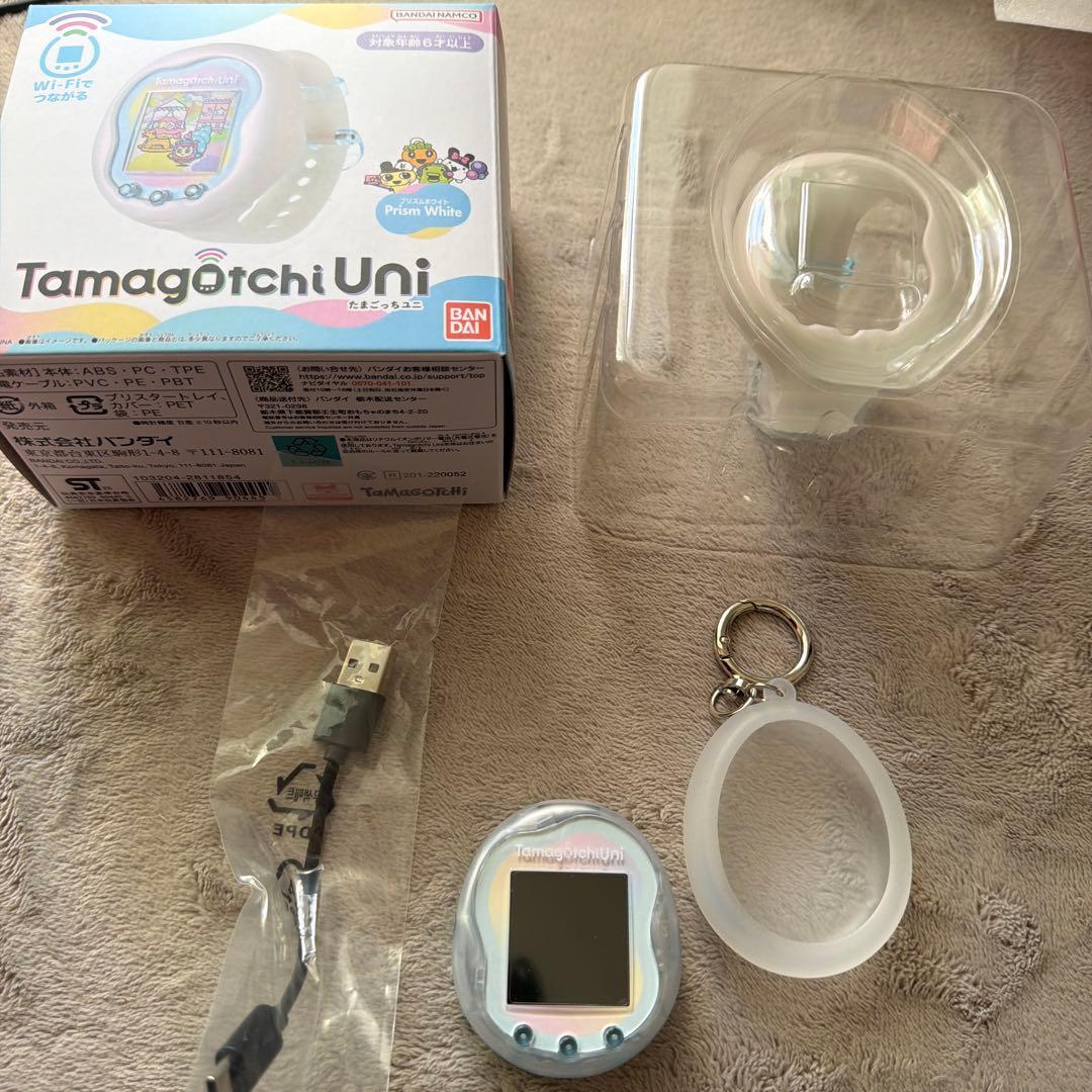 Tamagotchi Uni Prism White たまごっちユニ ホワイト