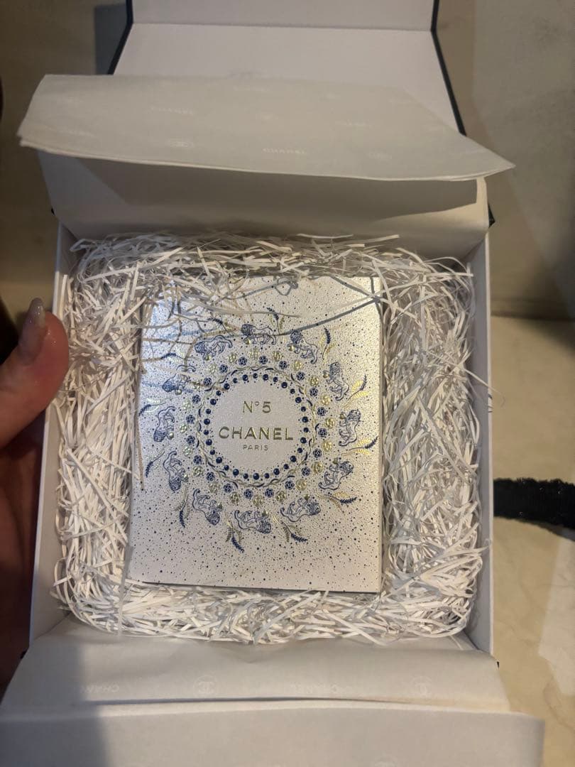 【未開封新品】2025 holiday Collection CHANEL N°