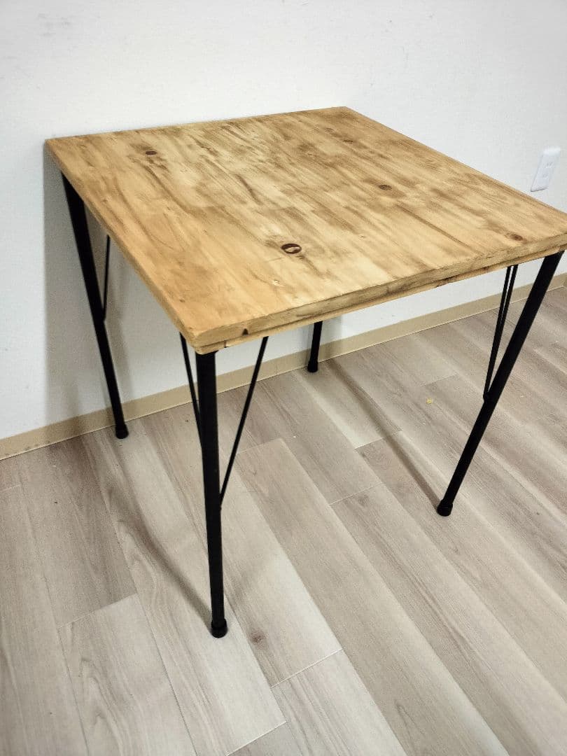 ダイニングテーブル　新生活テーブル　アンティーク風　カウンターテーブル　正方形