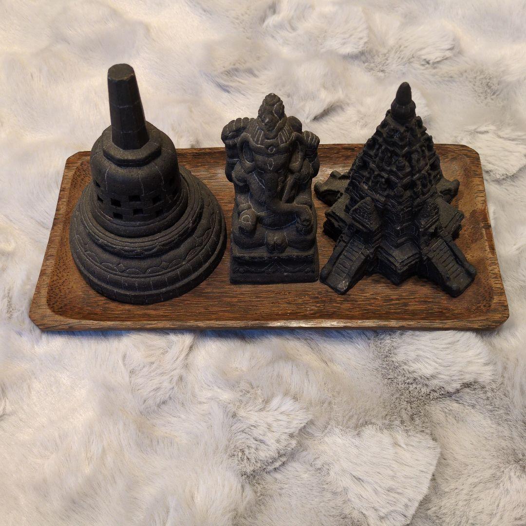 タイムセール‼️ボロブドゥール遺跡　仏塔と仏像とガネーシャ象の置物（台付）