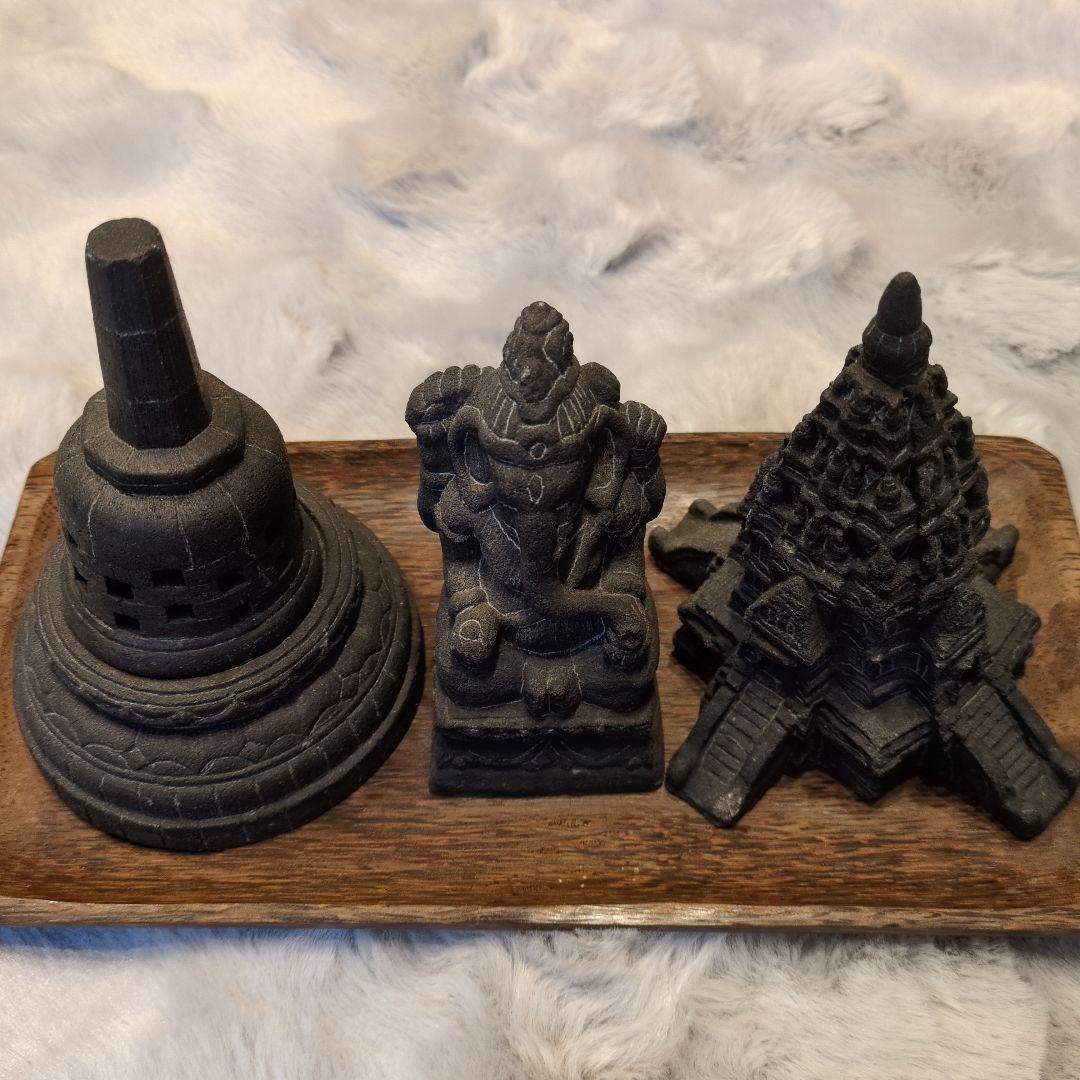 タイムセール‼️ボロブドゥール遺跡　仏塔と仏像とガネーシャ象の置物（台付）