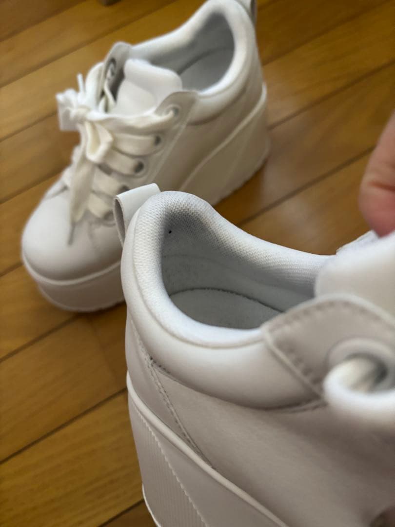 鈴木亜美さん　厚底スニーカー　Sサイズ　箱付き