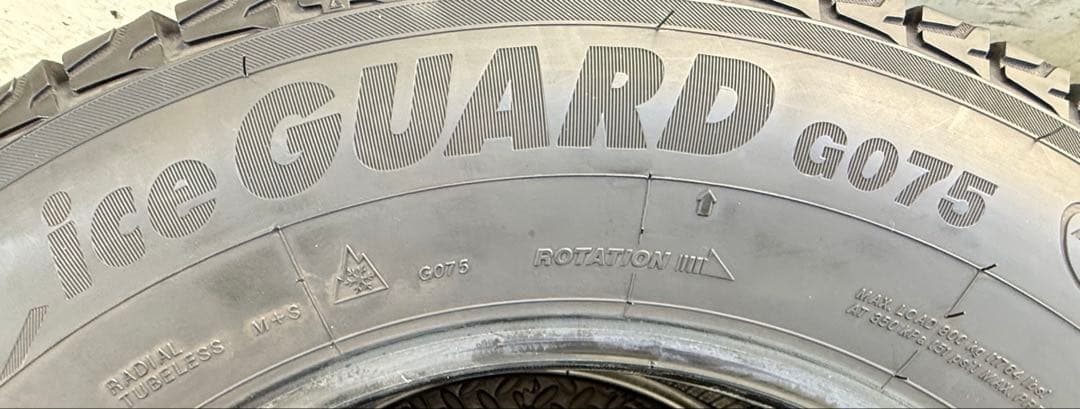 1️⃣最終値下げ15,000円Ice GUARD G075 215/70R16 4本