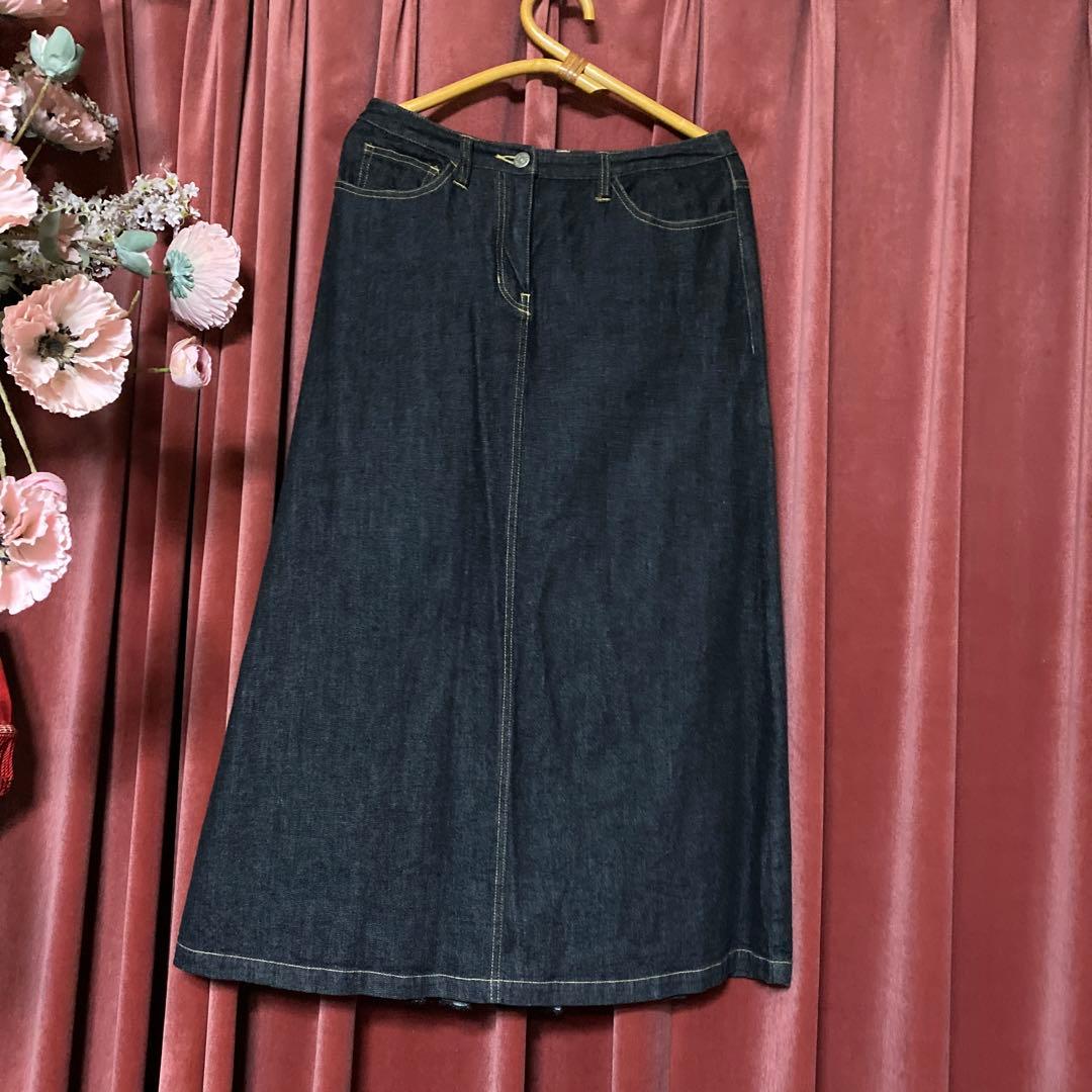 ピンクハウス　リボンの刺繍スカート