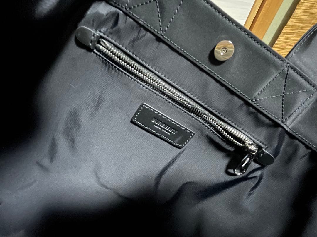 BURBERRY アーティトートバッグ　ブラック