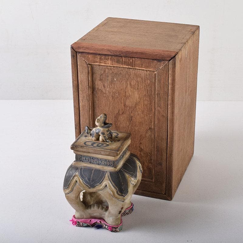 中国　青花　雷文　犬摘　四方香炉　時代箱付　M　R8380