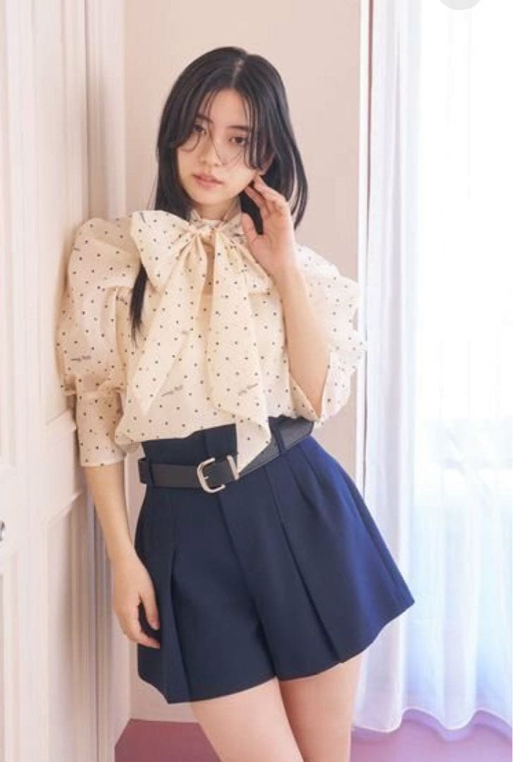 LILY BROWN ラグランオーガンザボウタイブラウス