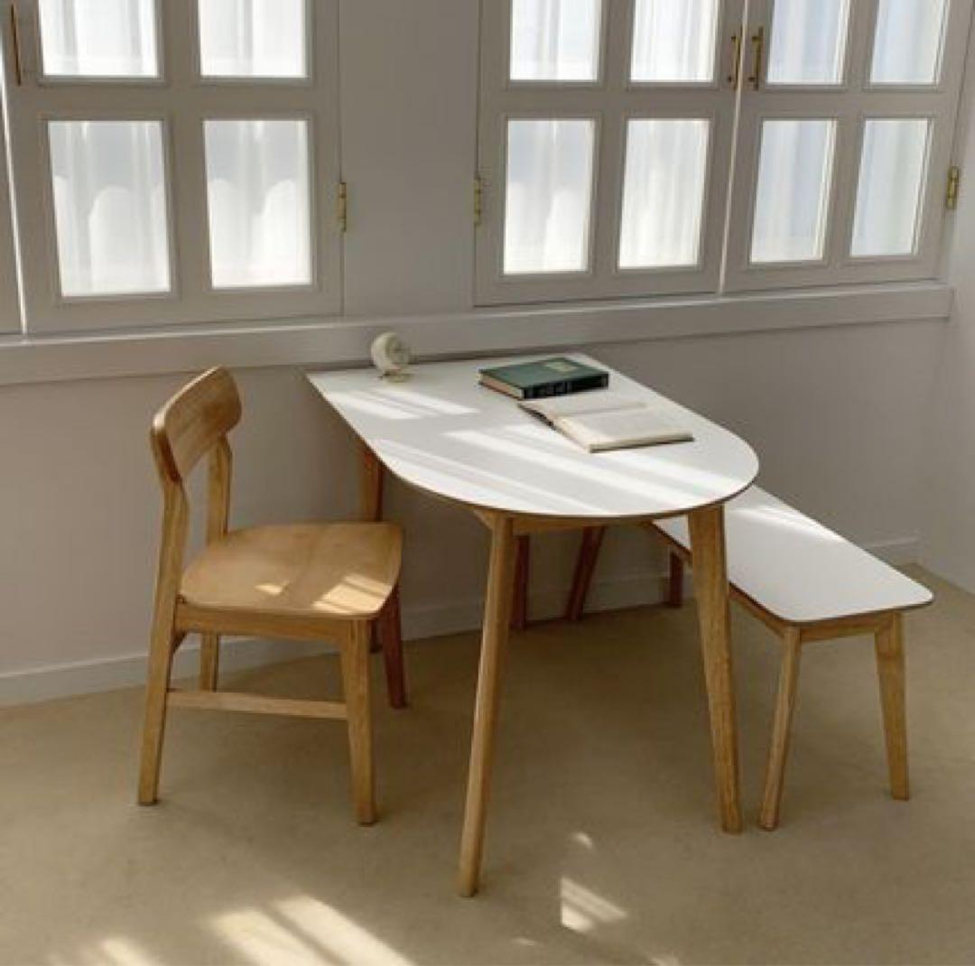 ホワイト楕円形ダイニングテーブル