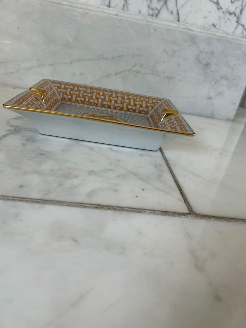 エルメス　モザイクトレイ模様 陶器製灰皿 箱リボン付きヴァンキャトル