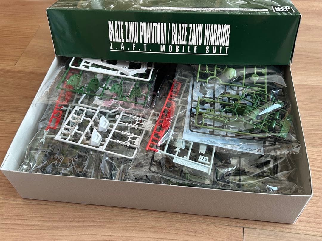 MGブレイズザクファントム HGリーベン・ヴォルフ（A.O.Z RE-BOOT）