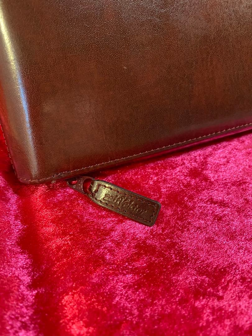 ツアィトベクター立て３６㎝横２６㎝　本物、皮。