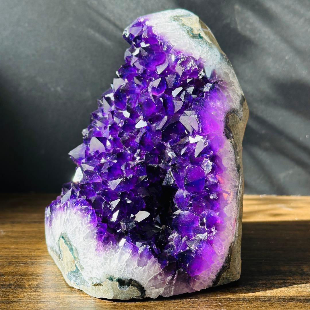 ウルグアイ産❣️天然石 アメジストのドーム　原石　置物　鉱物G.285