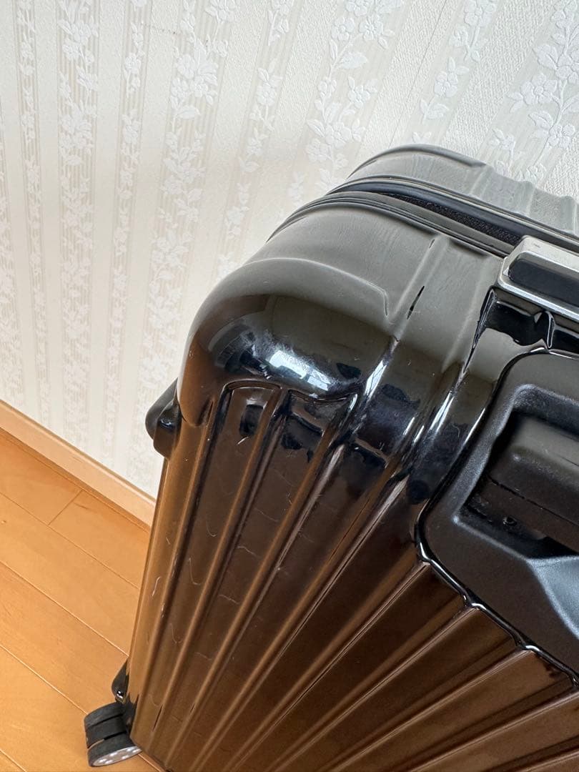 リモワ サルサ デラックス 60Lタイプ 4輪 黒