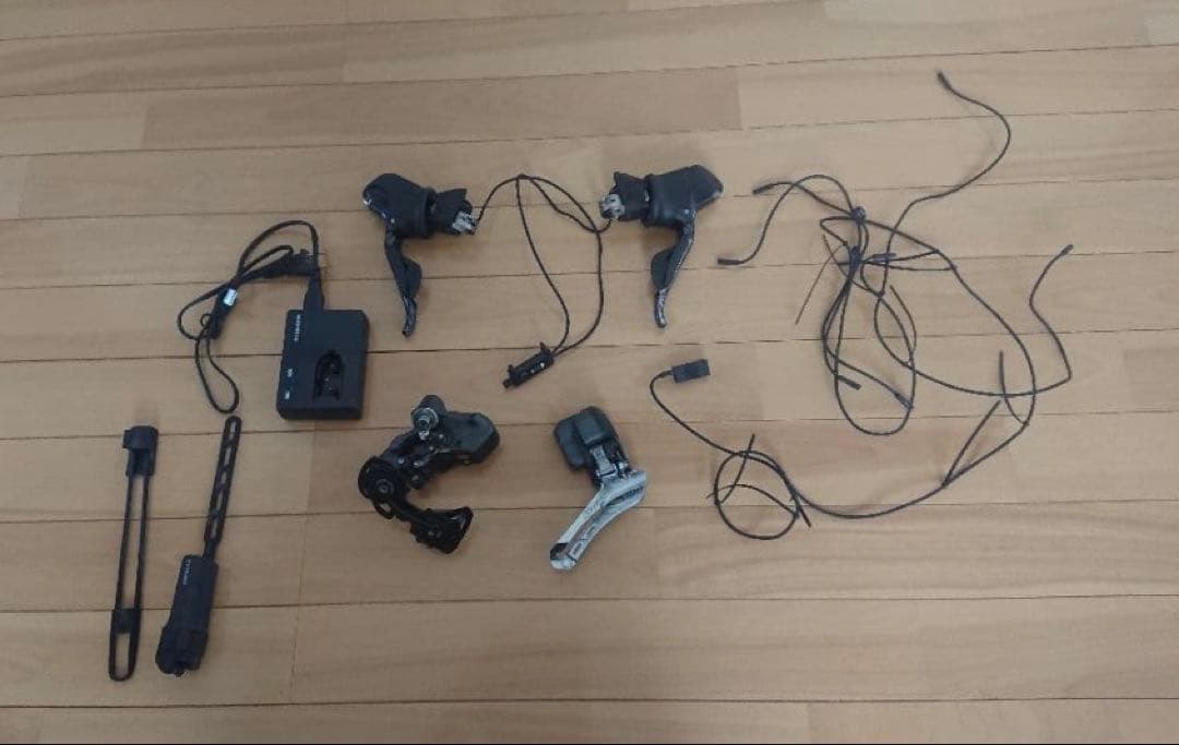 s君　6770 di2コンポセット 動作チェック済み・充電器付き