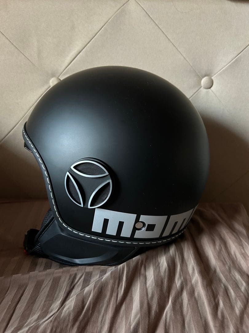 【Totti 】MOMO DESIGN FGTR EVO ヘルメット