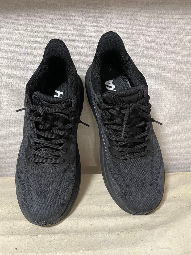 HOKA ブラック スニーカー　クリフトン10オネオネ2⒎5センチ