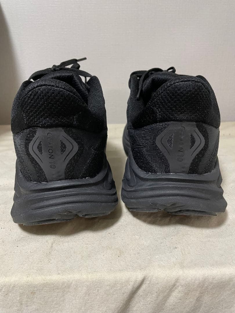 HOKA ブラック スニーカー　クリフトン10オネオネ2⒎5センチ