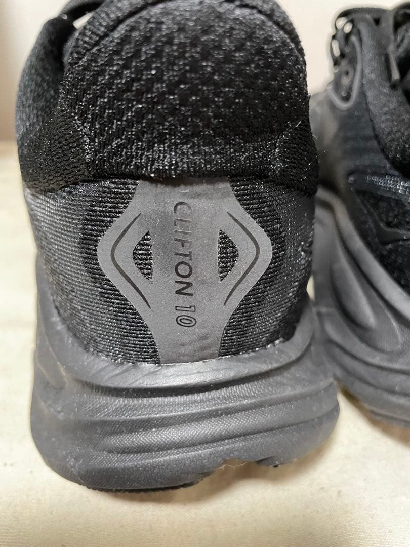 HOKA ブラック スニーカー　クリフトン10オネオネ2⒎5センチ