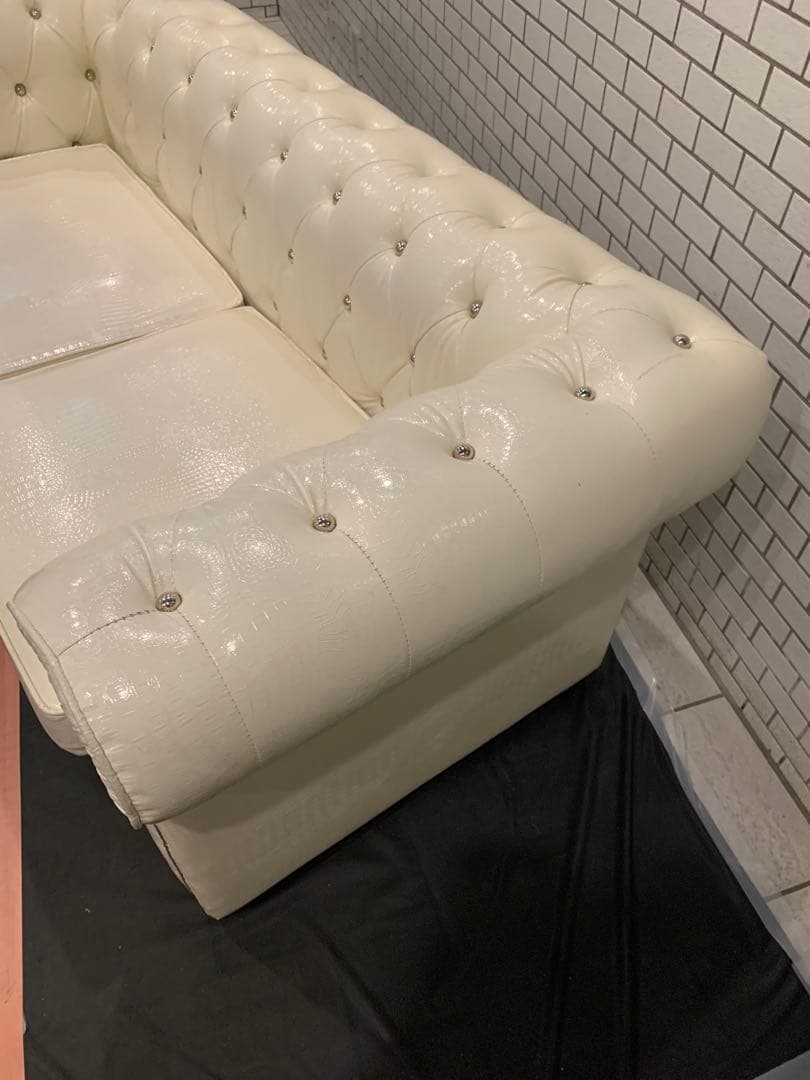 神奈川東京圏送料設置無料／チェスターフィールドラブソファ 2人掛け 幅180cm