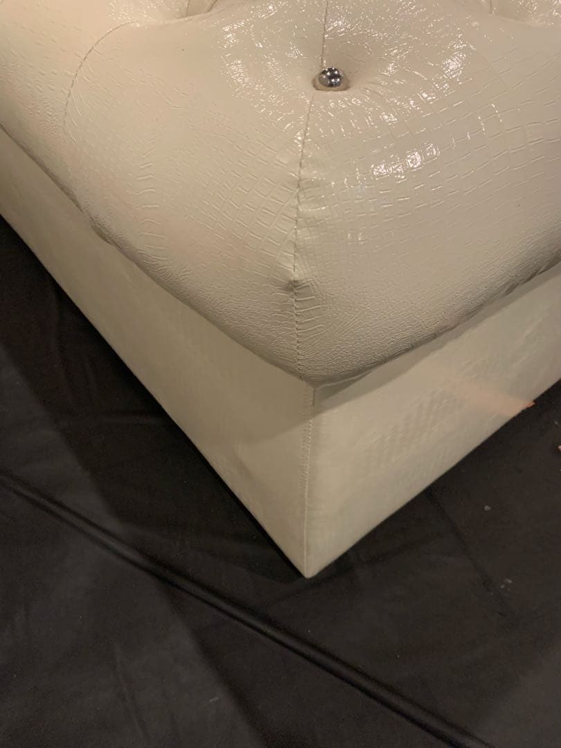 神奈川東京圏送料設置無料／チェスターフィールドラブソファ 2人掛け 幅180cm