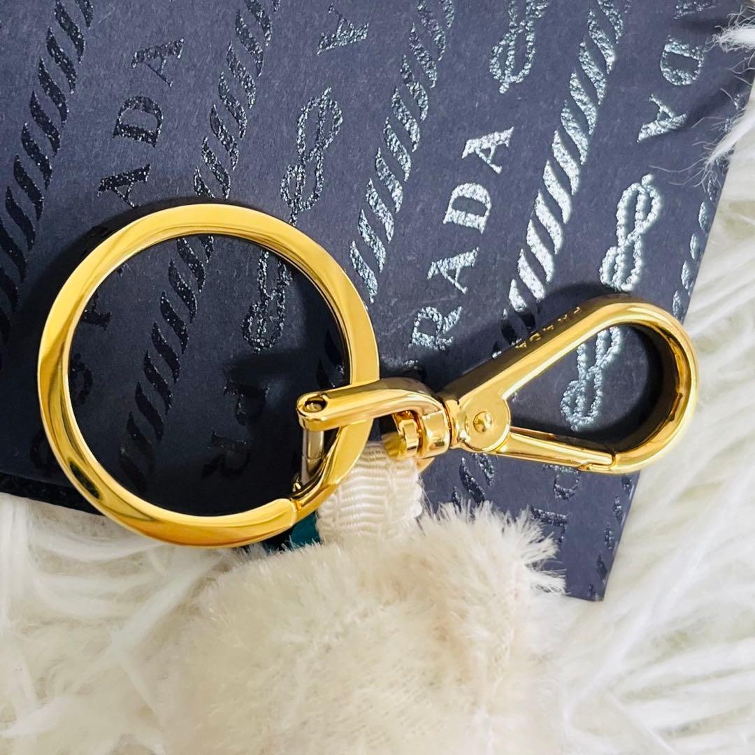 未使用品✨プラダ　テディベア　キーホルダー　キーリング　バッグチャーム　ロゴ刻印