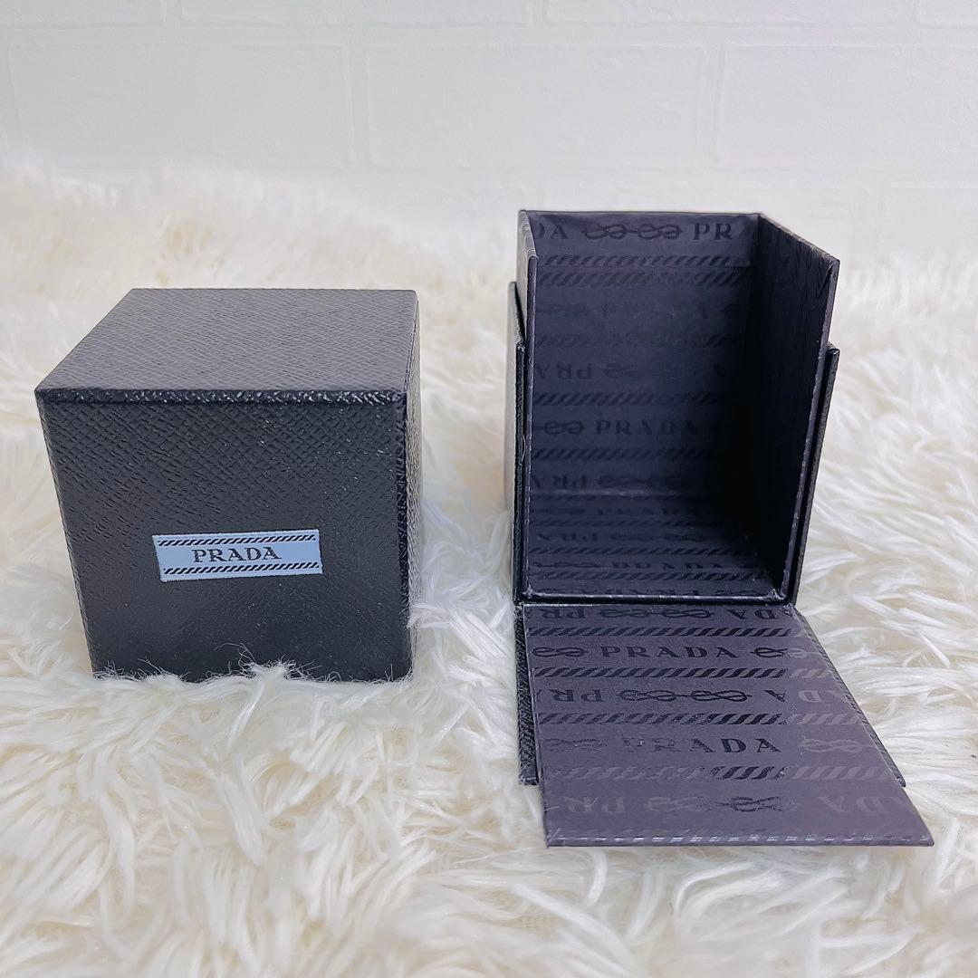 未使用品✨プラダ　テディベア　キーホルダー　キーリング　バッグチャーム　ロゴ刻印