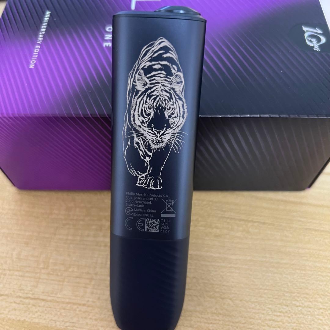 ９iQOS ILUMA i ONE ブラック　アイコス イルマｉワン 虎