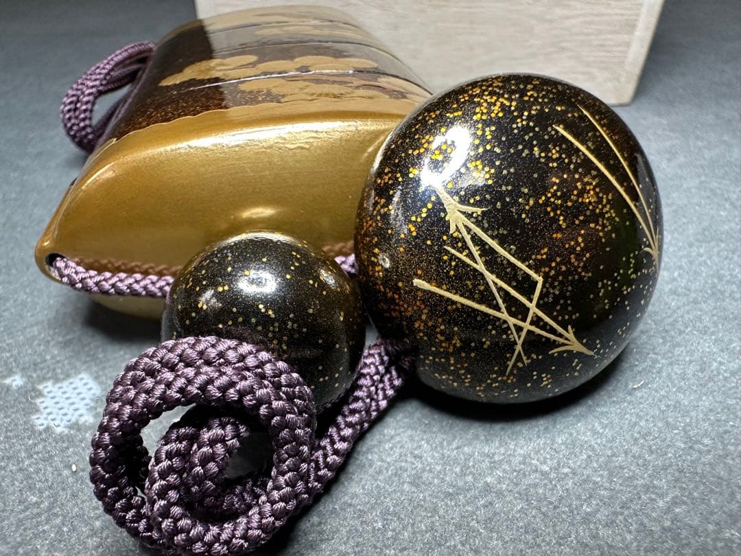 Kanさん　専用 蒔絵　印籠　金箔　松柄　漆器 根付　古美術品　 細密細工