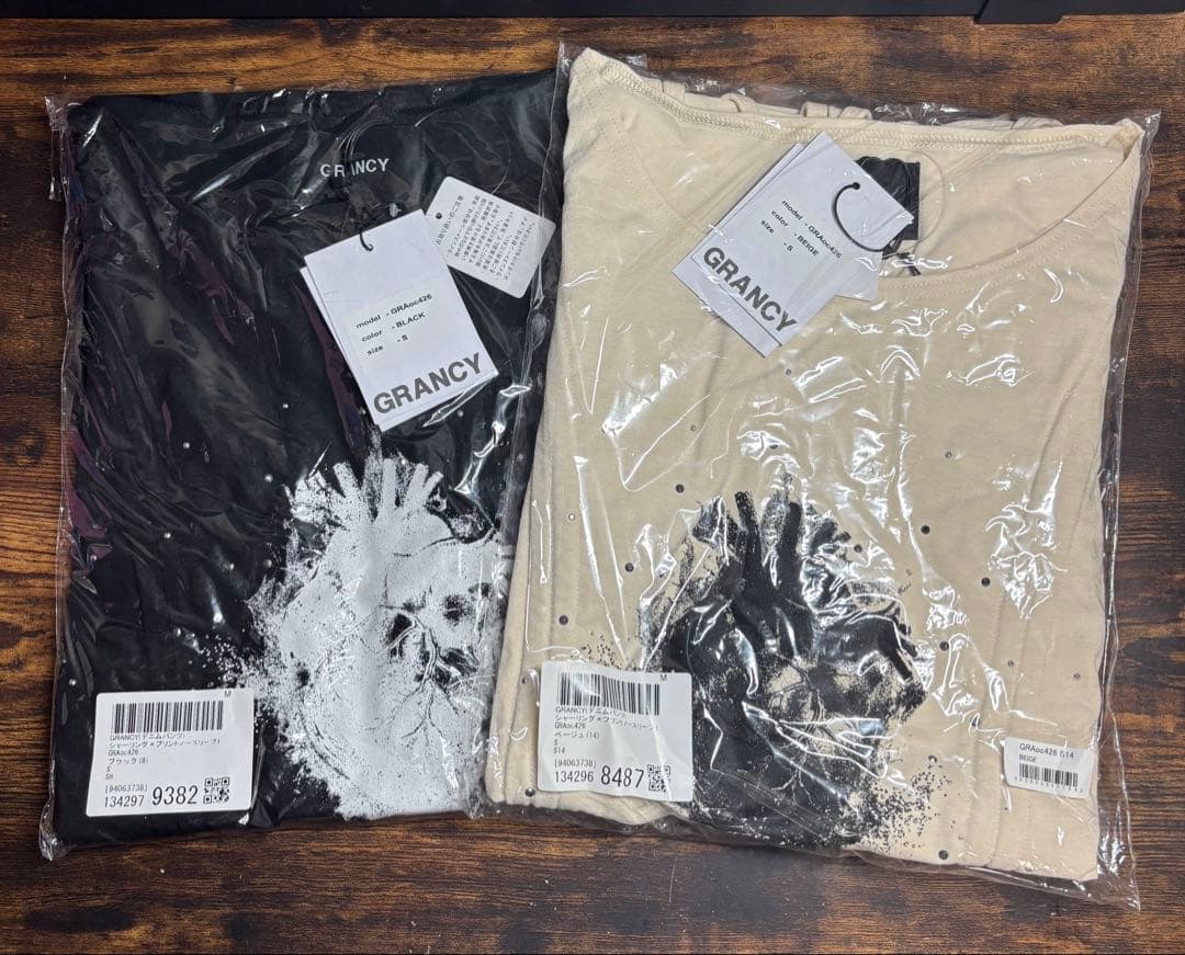 grancy シャーリングデザインラインストーングラフィックノースリーブT