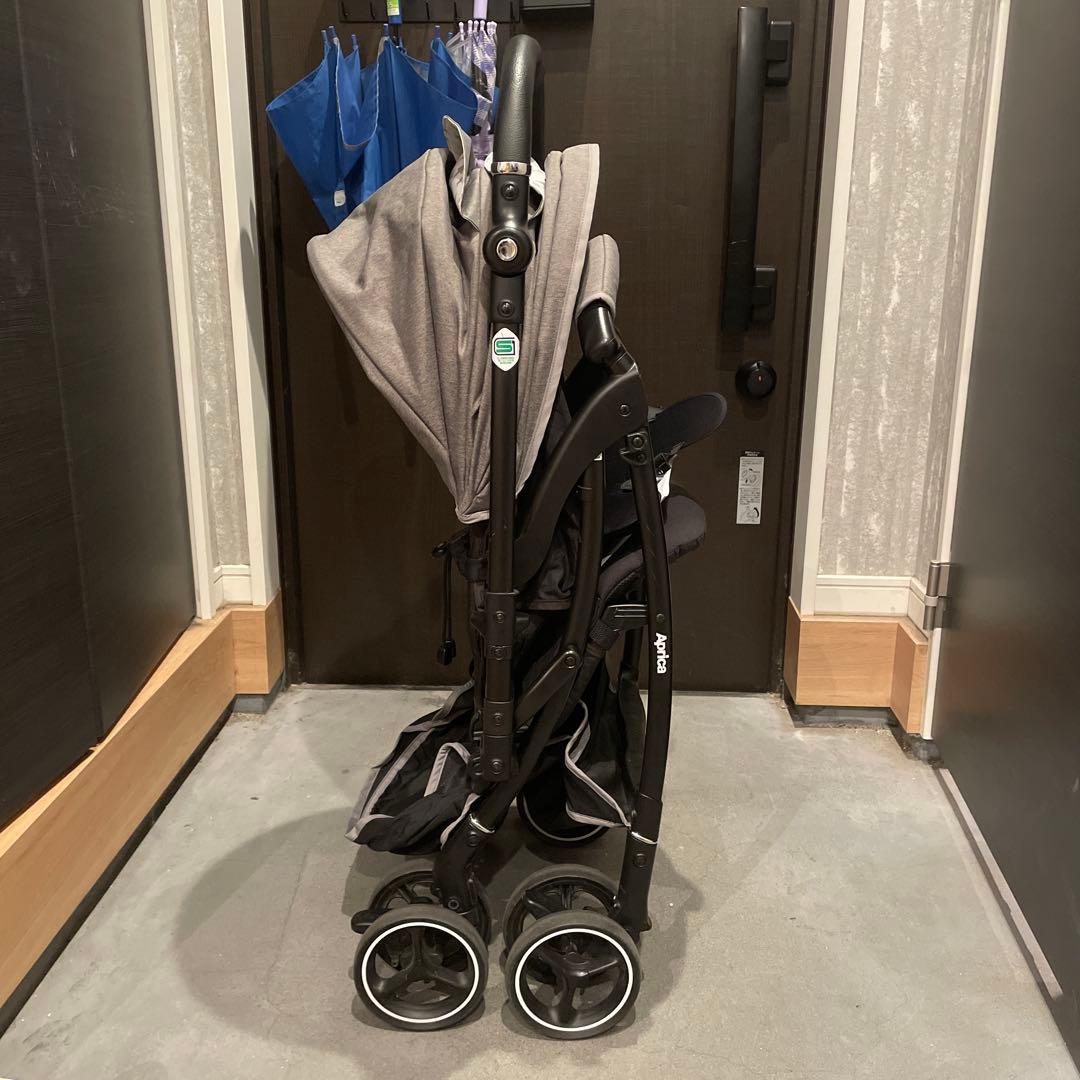 Aprica アップリカ　ベビーカー　ラクーナエアー　コンパクト