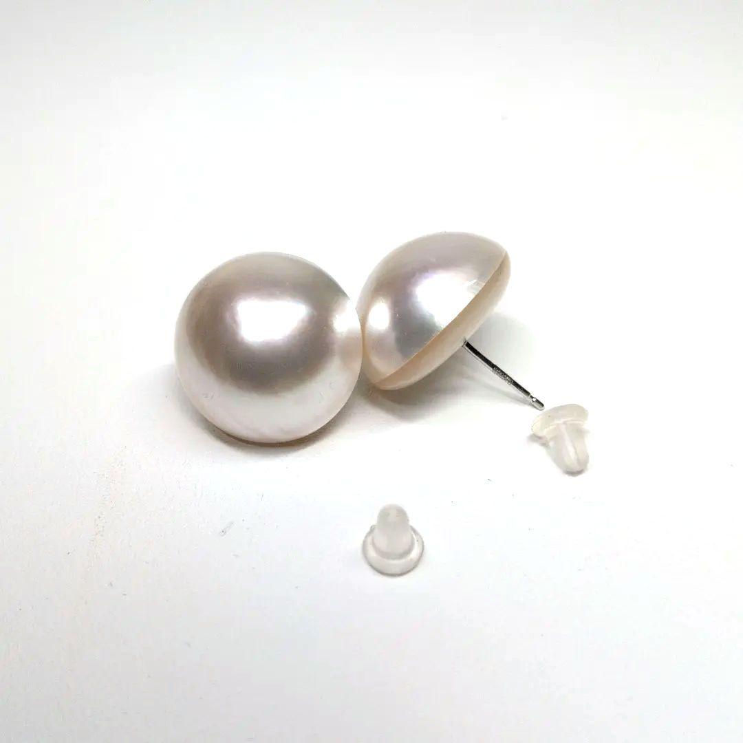 ​【超大粒17.5mm】マベパール ピアス K18 艶めく虹色テリ ホワイト系