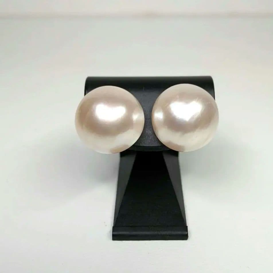 ​【超大粒17.5mm】マベパール ピアス K18 艶めく虹色テリ ホワイト系